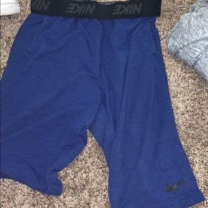 NIKE SWEAR SHORTS